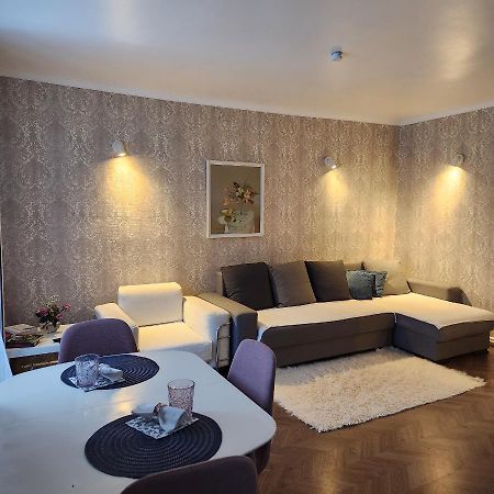 Charme Apartment Jelgava Exteriör bild